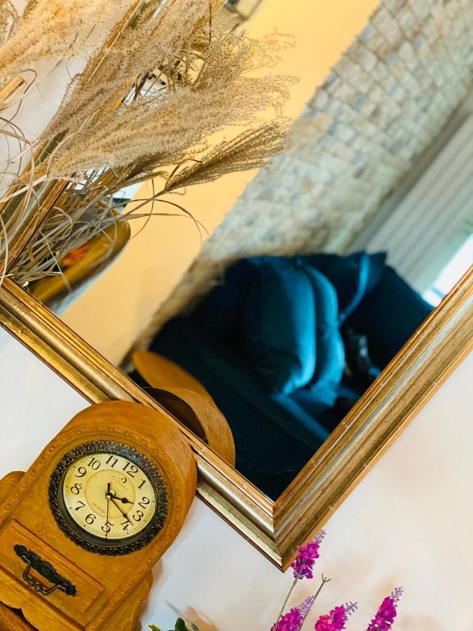 Sarah Home Hunedoara Eksteriør bilde