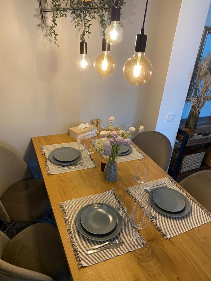 Sarah Home Hunedoara Eksteriør bilde